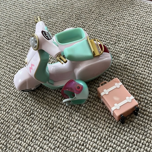 Lori Doll Scooter by Battat - Picture 1 of 4